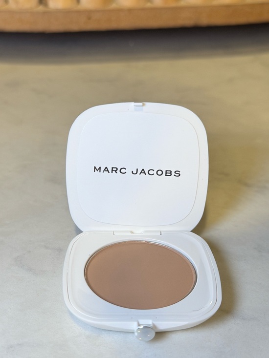 Marc Jacobs Other - Marc Jacobs Tan-Tastic! O!Mega Bronze Compact - Creamy Tan